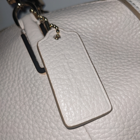 Coach | All White Pebbled Leather Carryall Tote Bags Classic & Timeless Bundle - Picture 3 of 9